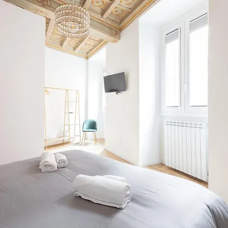 Modern And Bright Flat - Center Apartman