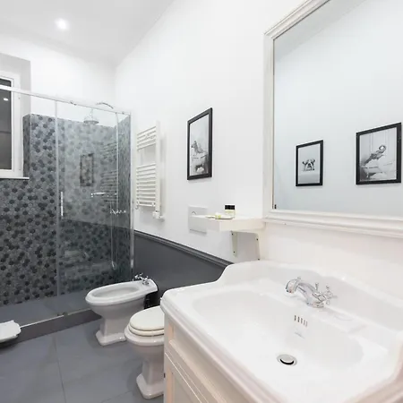 Modern And Bright Flat - Center Rom